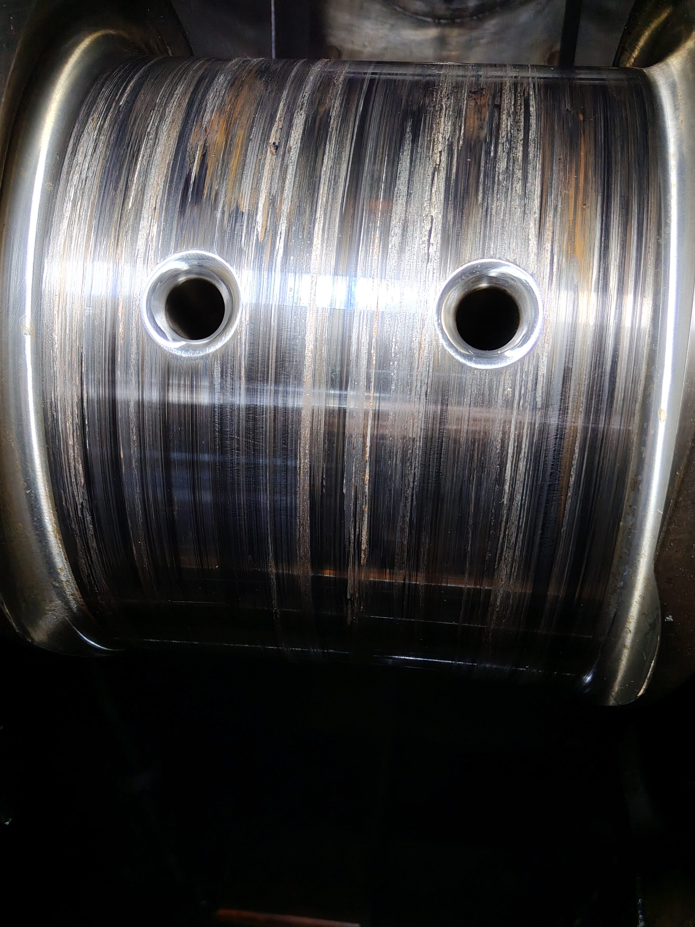 Damaged Crankpin of engine