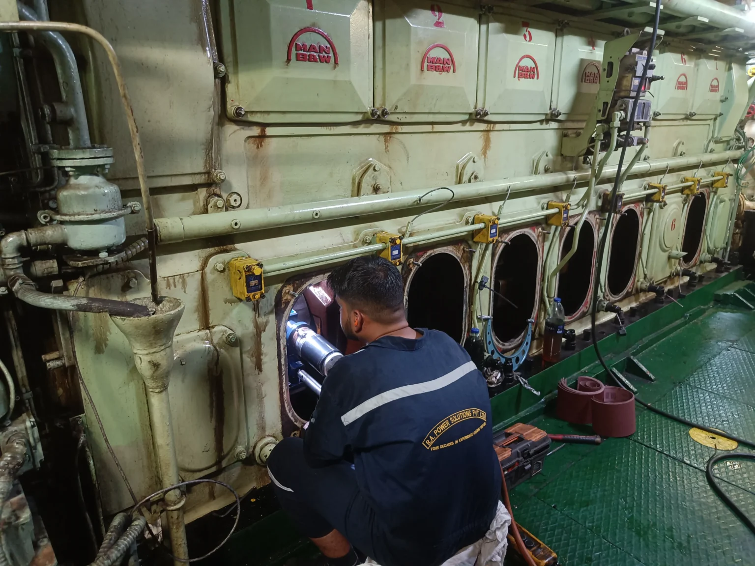 MAN B& W Crank pin machining onsite