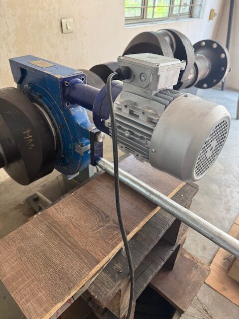 Crankshaft Grinding Machine with VFD Controlled Electric Motor 